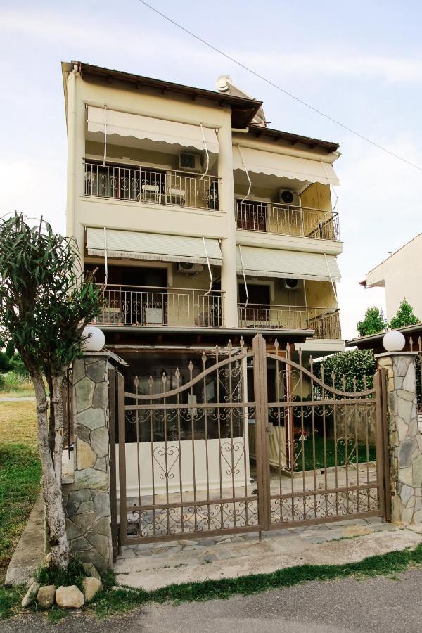 Roa Seaside Apartments Vergia Экстерьер фото
